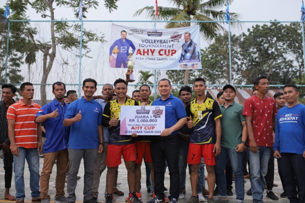 Lhoksukon – Berhasil Mengalahkan Adoe VC dengan Skor 3-2 Alue Itam VC Keluar Sebagai Juara AHY CUP 2022 di Lapangan Gampong Meunasah Meuje, Kecamatan Lhoksukon
